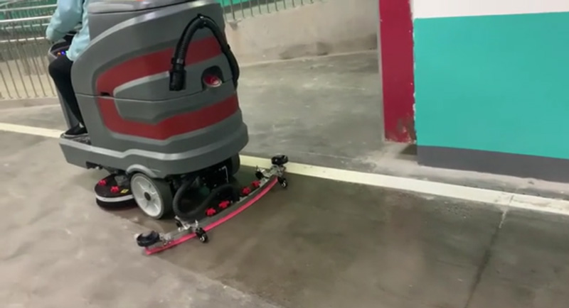 合肥華邦物業(yè)一次購買了三臺揚子洗地機 合肥華邦物業(yè)一次購買了三臺揚子洗地機