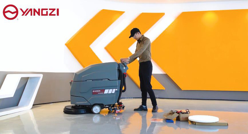 為什么任何餐廳都必須配備手推式洗地機(jī) 為什么任何餐廳都必須配備手推式洗地機(jī)