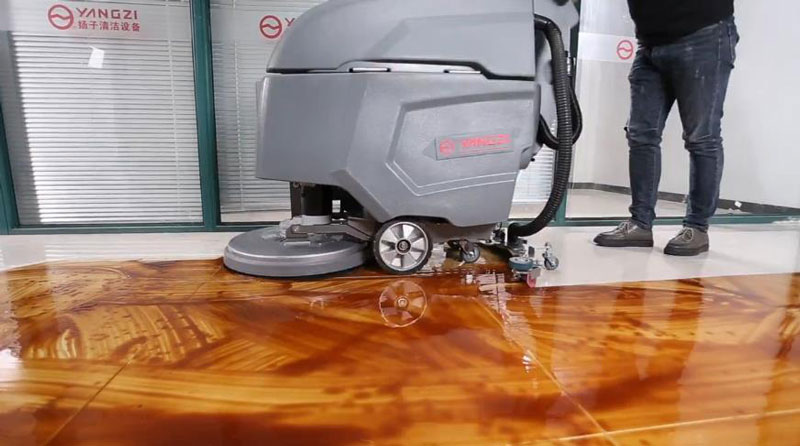 哪種手推式洗地機適合您的設施 哪種手推式洗地機適合您的設施