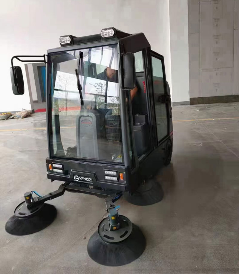 電動掃地車在物業公司使用有哪些優勢