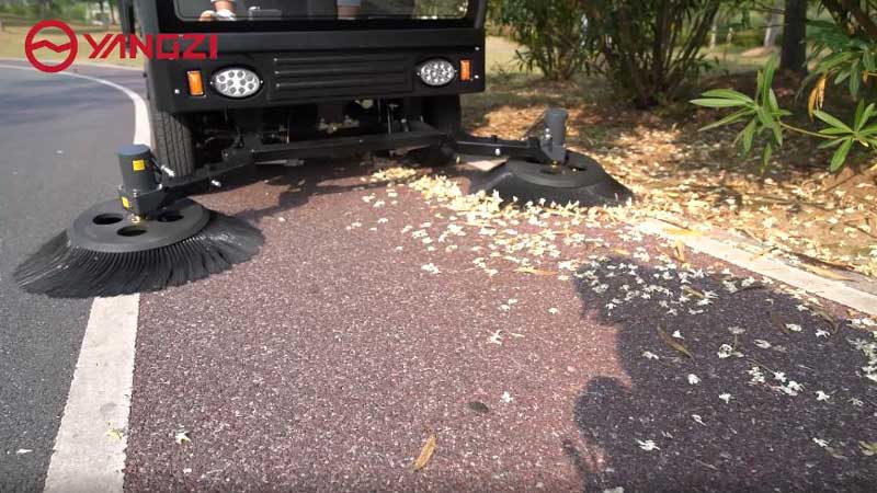 電動(dòng)掃地車在哪種地面材質(zhì)上可以使用 電動(dòng)掃地車在哪種地面材質(zhì)上可以使用