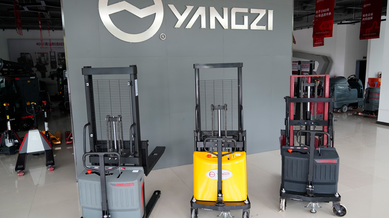 什么類型的叉車最適合小型倉庫 什么類型的叉車最適合小型倉庫