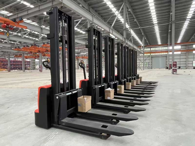 電動(dòng)叉車基本特點(diǎn)介紹 電動(dòng)叉車基本特點(diǎn)介紹