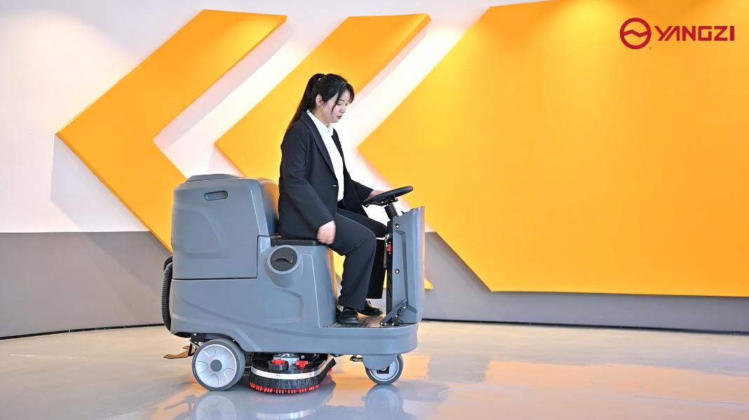 丟掉拖把和水桶,用揚(yáng)子洗地機(jī)省時(shí)省力 丟掉拖把和水桶,用揚(yáng)子洗地機(jī)省時(shí)省力