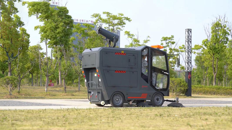 道路清掃車比人工清掃更簡(jiǎn)單更省力 道路清掃車比人工清掃更簡(jiǎn)單更省力