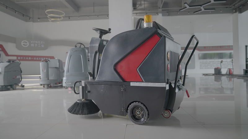 考慮使用工業(yè)洗地機(jī)或掃地機(jī)時(shí)必須問的3個(gè)問題 考慮使用工業(yè)洗地機(jī)或掃地機(jī)時(shí)必須問的3個(gè)問題