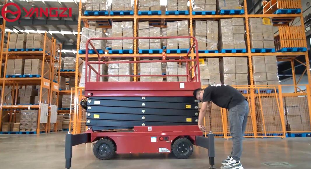 選擇剪叉式升降機(jī)時(shí)要考慮的因素 選擇剪叉式升降機(jī)時(shí)要考慮的因素